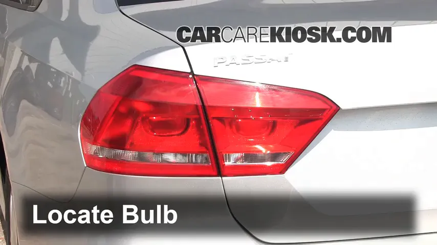 2012 Volkswagen Passat S 2.5L 5 Cyl. Sedan (4 Door) Luces Luz trasera (reemplazar foco)